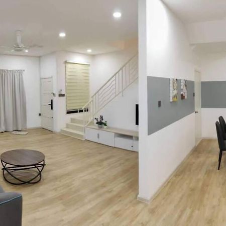 T House Nearby Kuantan East Coast Shopping Mall المظهر الخارجي الصورة