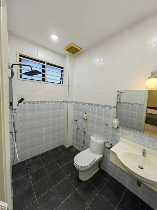 T House Nearby Kuantan East Coast Shopping Mall المظهر الخارجي الصورة