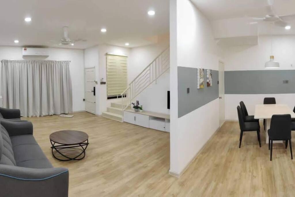 T House Nearby Kuantan East Coast Shopping Mall المظهر الخارجي الصورة